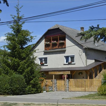 Fenyofa Vendeghaz Hotell Szilvásvárad Exteriör bild