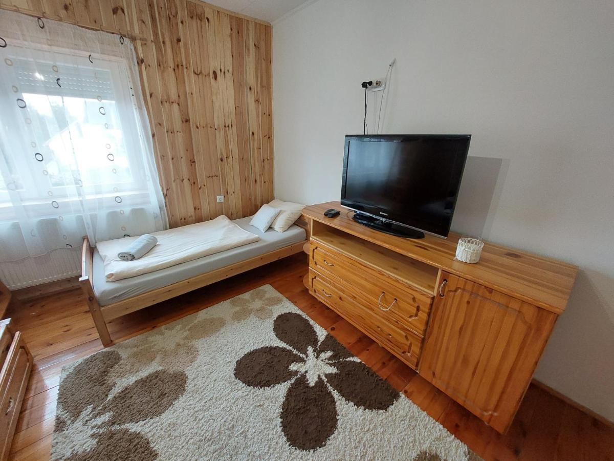 Fenyofa Vendeghaz Hotell Szilvásvárad Exteriör bild